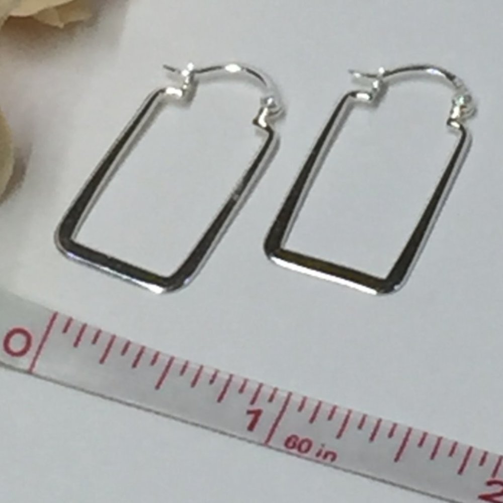 šā¤ļøSterling Silver Rectangle Hoop Earrings - Picture 4 of 5